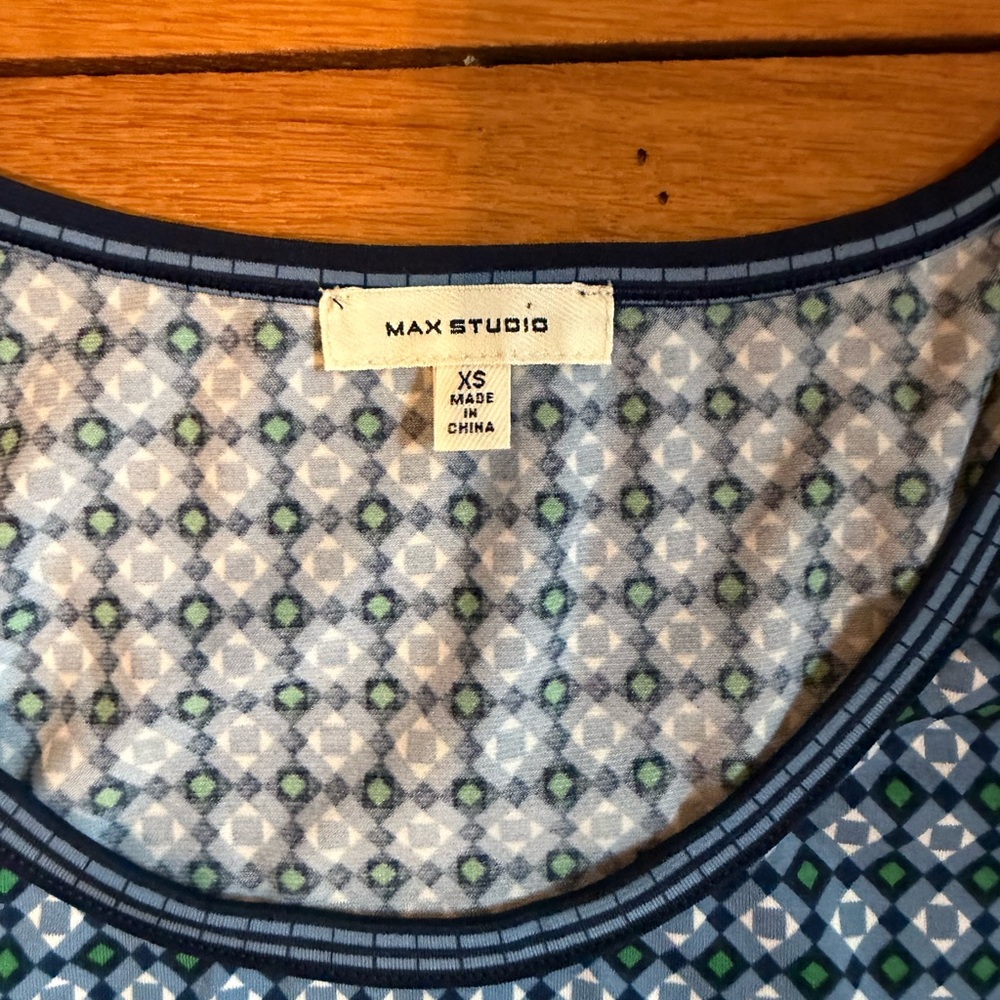 Max Studio Navy And White Patterned Sleeveless Mi… - image 2